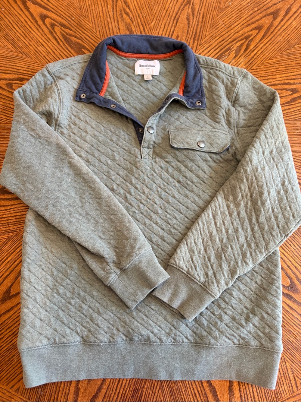 Goodfellow & Co Quilted Sage Green Pullover with Navy Collar